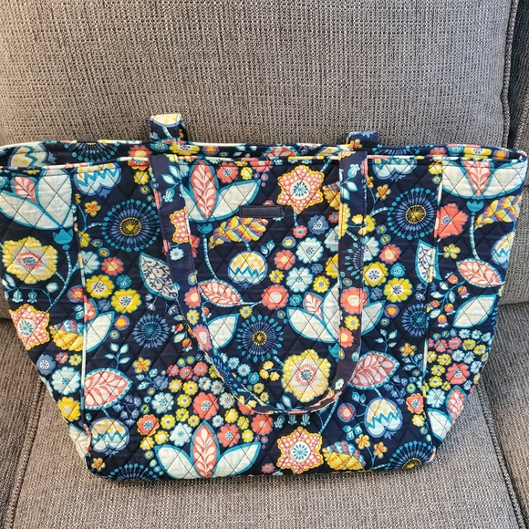 EUC Vera Tote - Picture 1 of 4